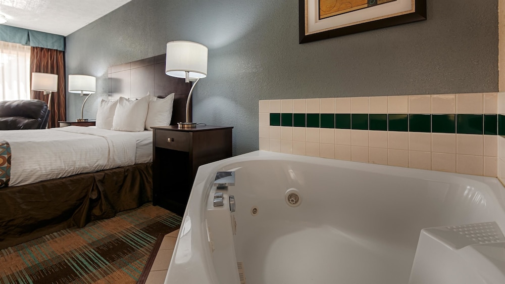 Baymont by Wyndham Danville IL 7/41