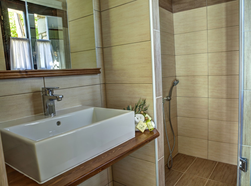 Elaion Terra Boutique Guesthouse 30/34