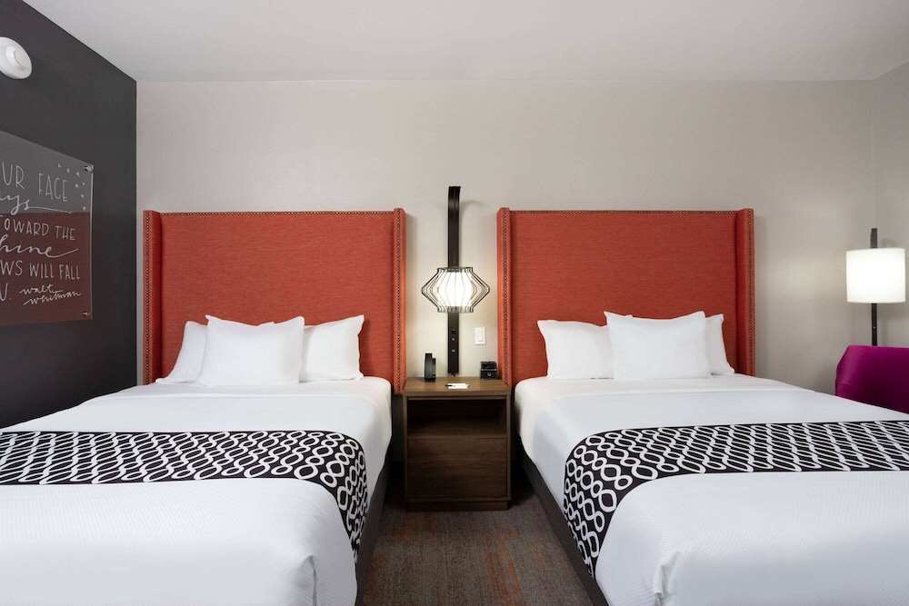 La Quinta Inn & Suites by Wyndham Pflugerville 10/28