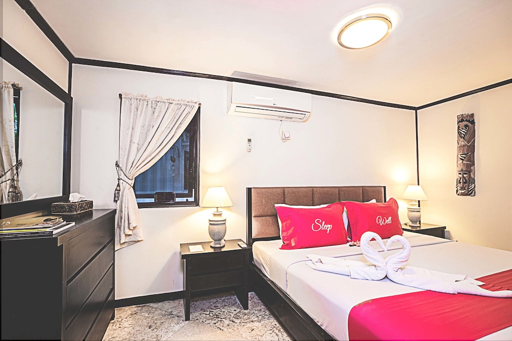 Royal Caravan Hotel and Outbond 11/58