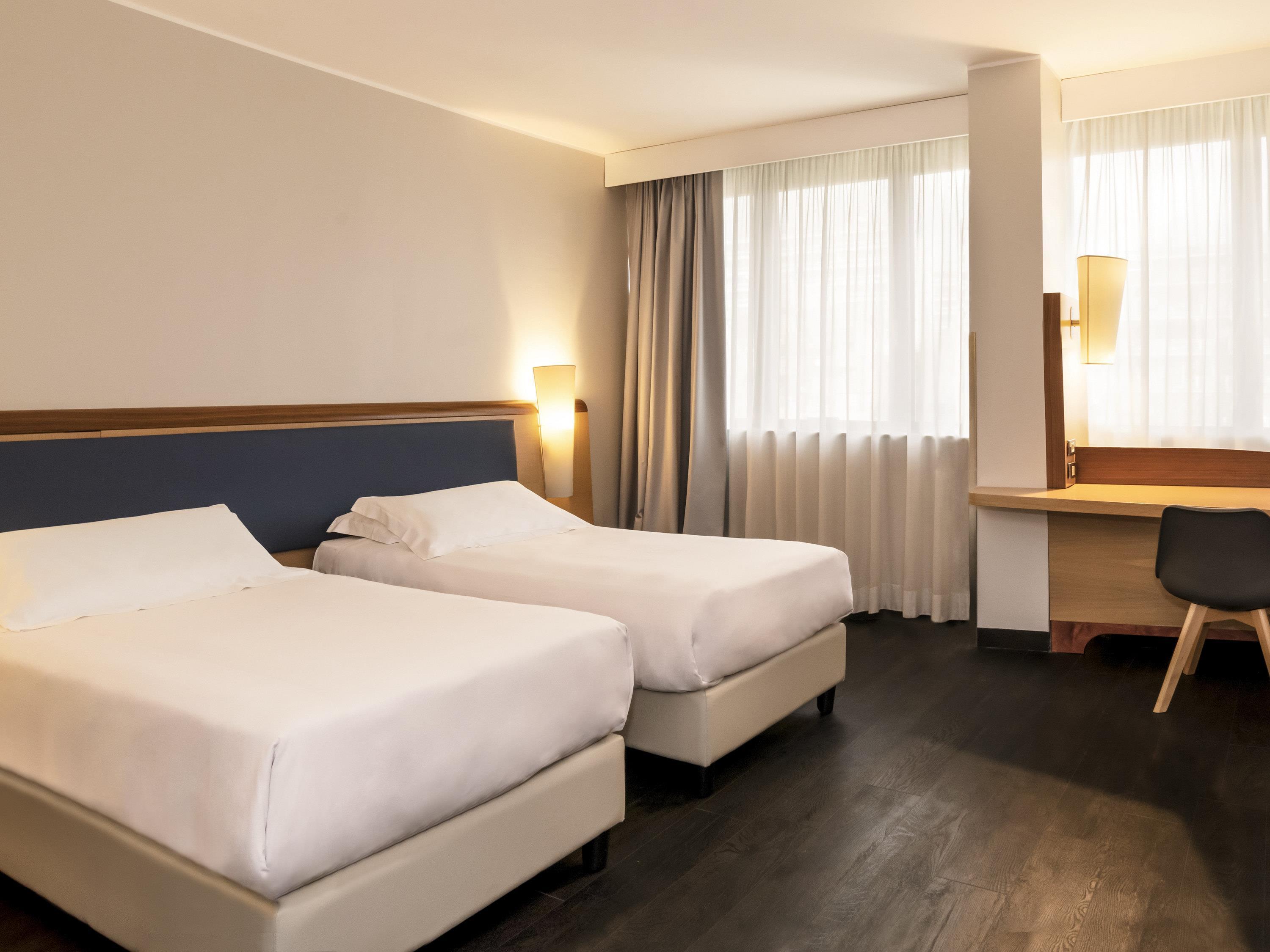 غرفة قياسية بسريرين منفصلين، Mercure Roma West 3/8