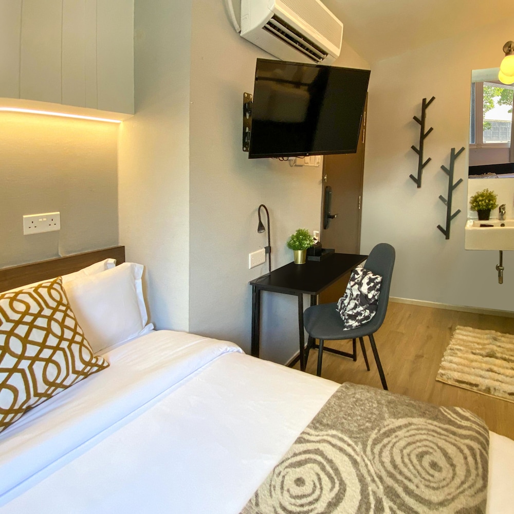 ST Signature Bugis Beach 46/76