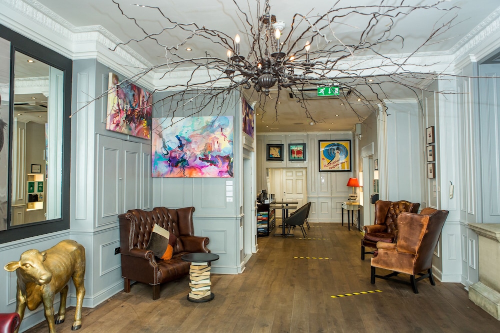 THE EXHIBITIONIST HOTEL 45/69