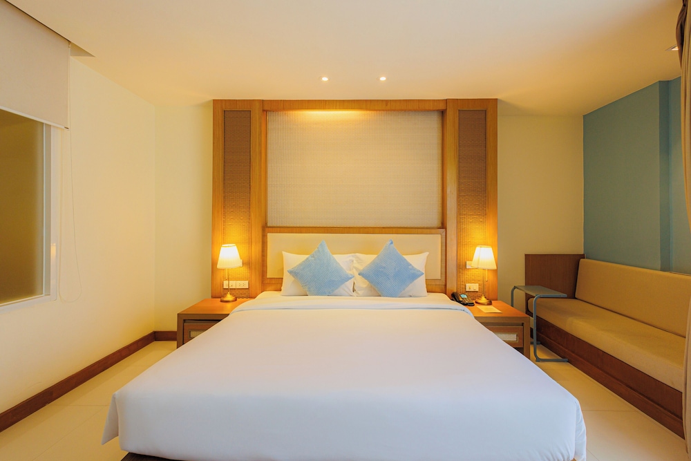 SUPERIOR, KING BED