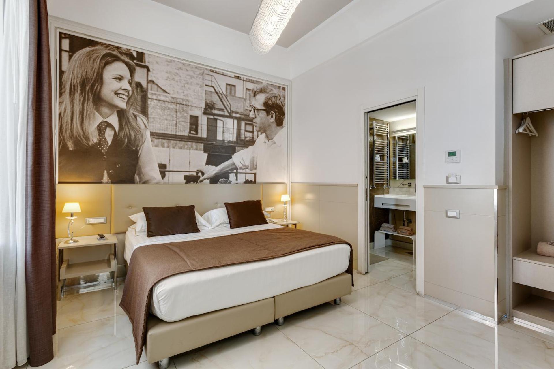 Room, Double or Twin Bed, Lateral Side Sea View