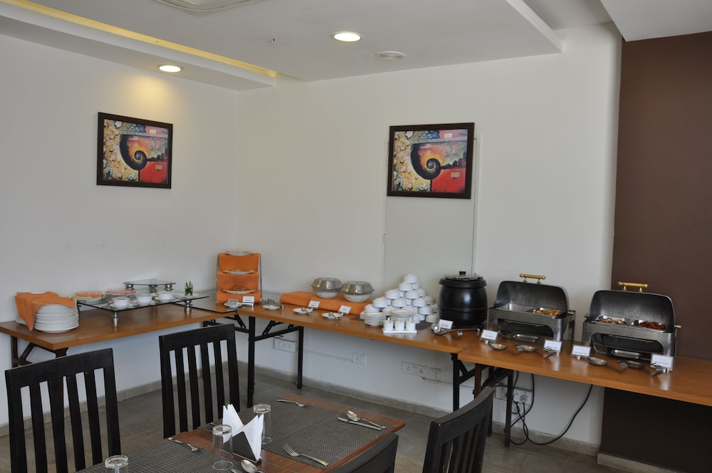 Starlit Suites 39/50