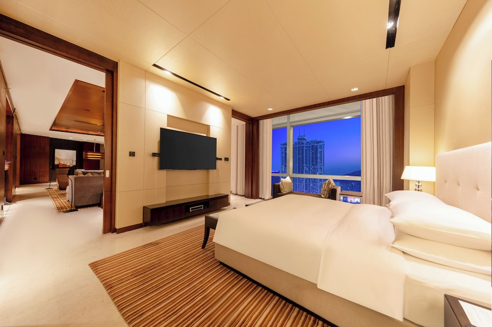 Grand Hyatt Shenzhen 23/75
