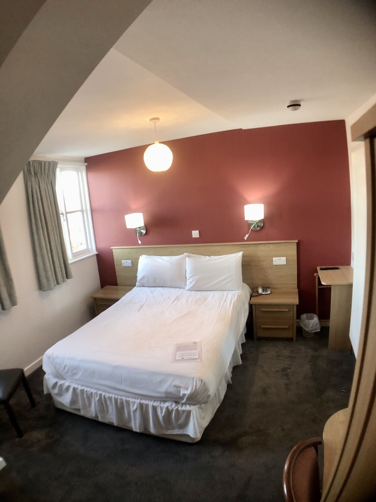 THE MANOR HOTEL 33/71