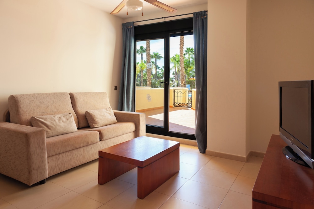 Apartamentos Playamarina 25/50