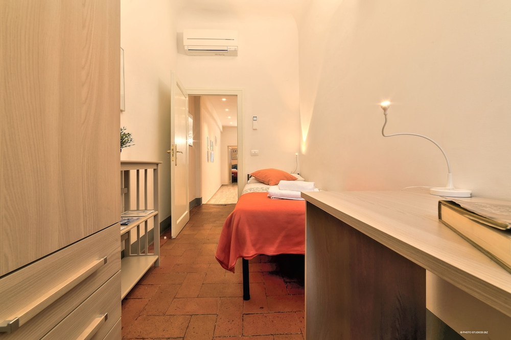 Wine Apartments Florence Colorino 10/19