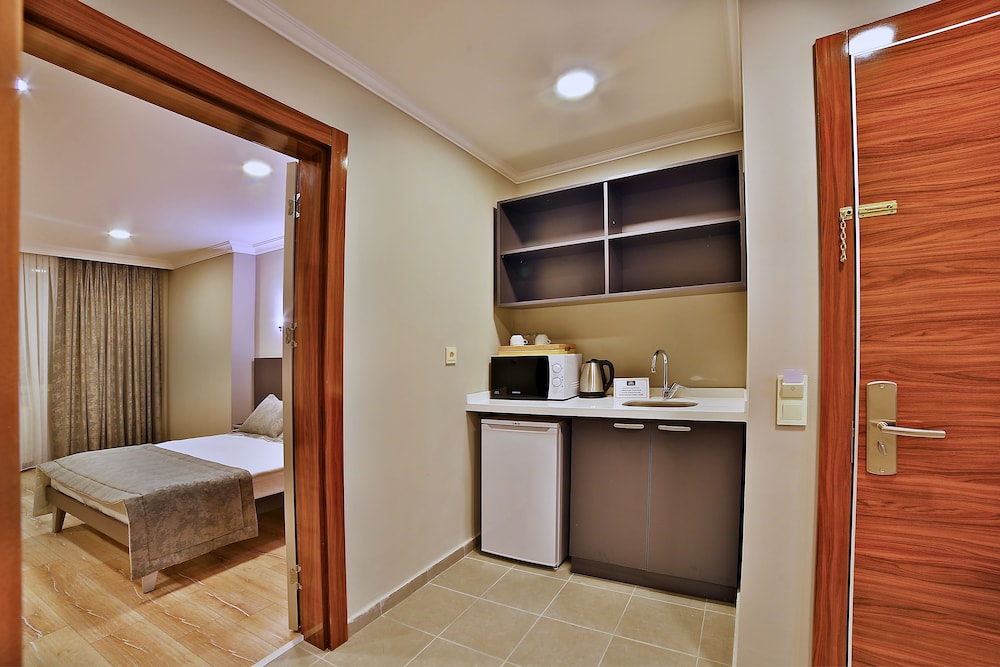 The Hera Premium Hotels 4/49