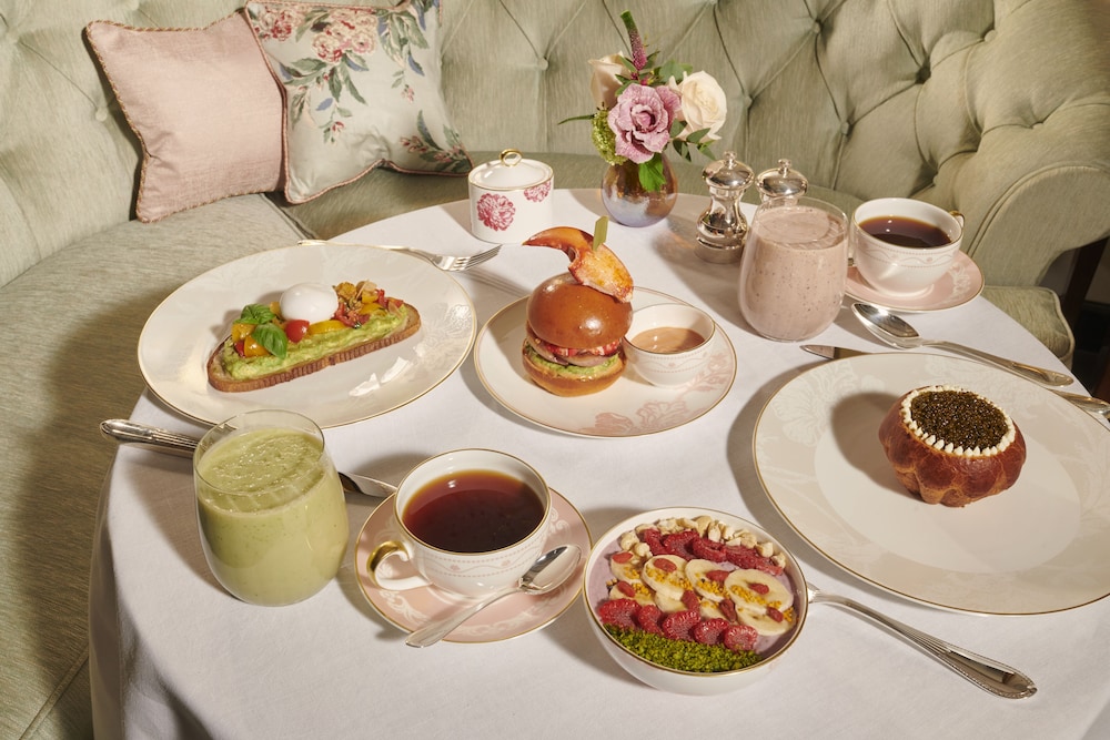 The Dorchester Hotel 38/48