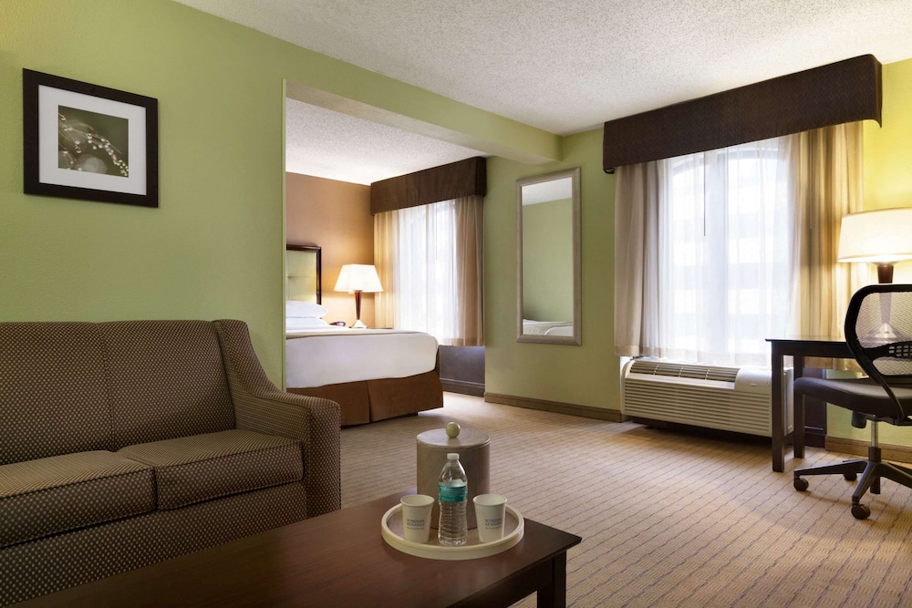 Days Inn By Wyndham Baltimore Inner Harbor 27/52