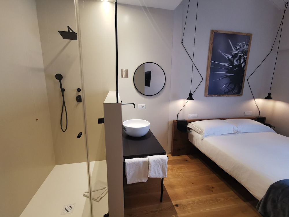 Albergo Centrale 23/54