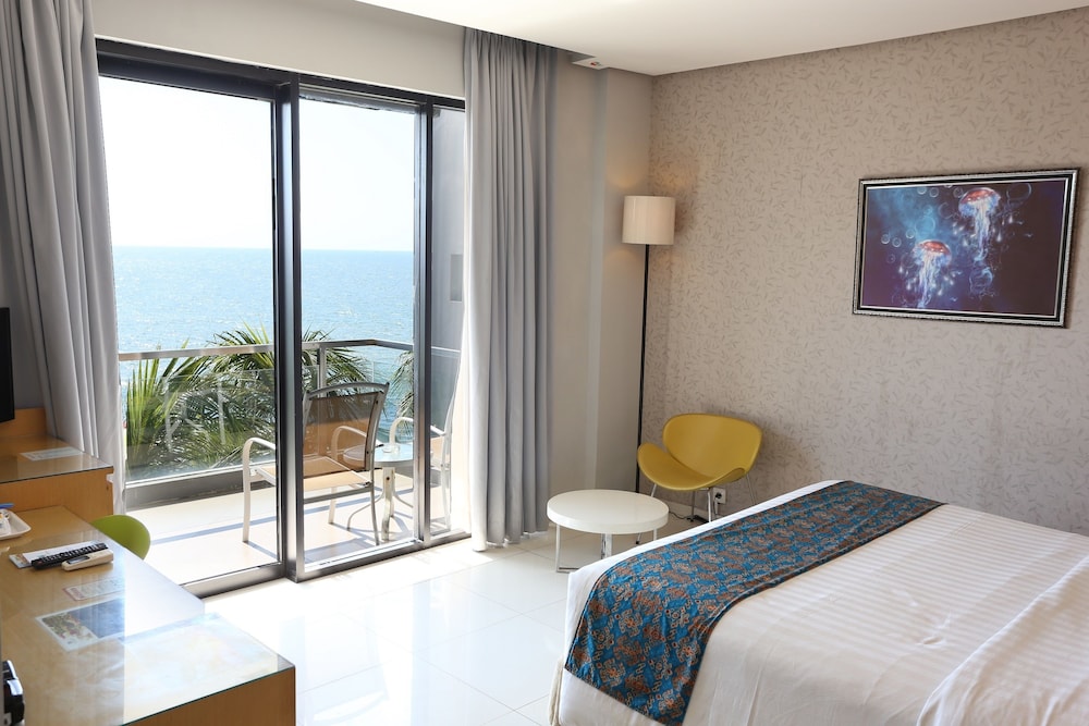 Tanjung Kodok Beach Resort 10/38