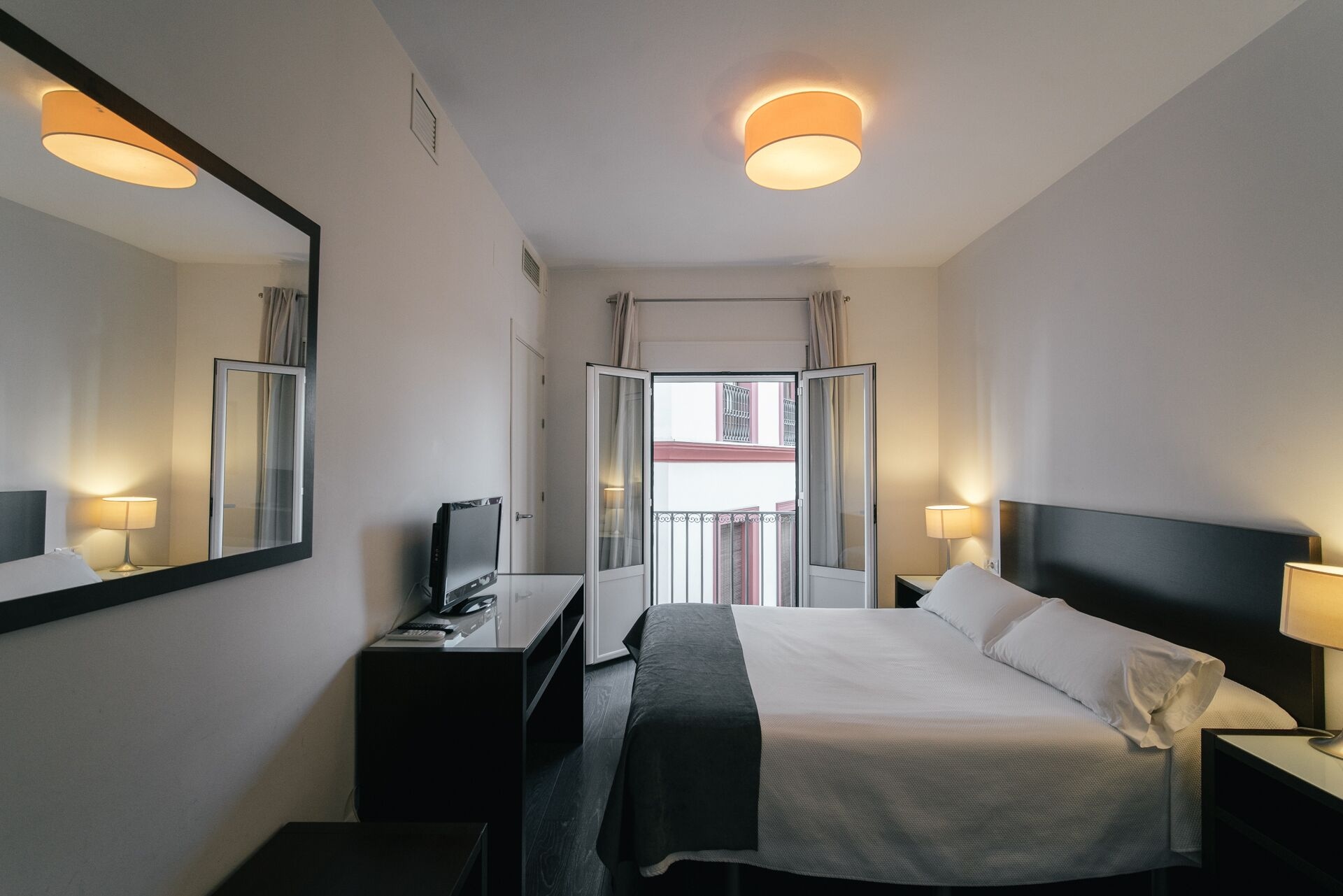 STANDARD, DOUBLE BED