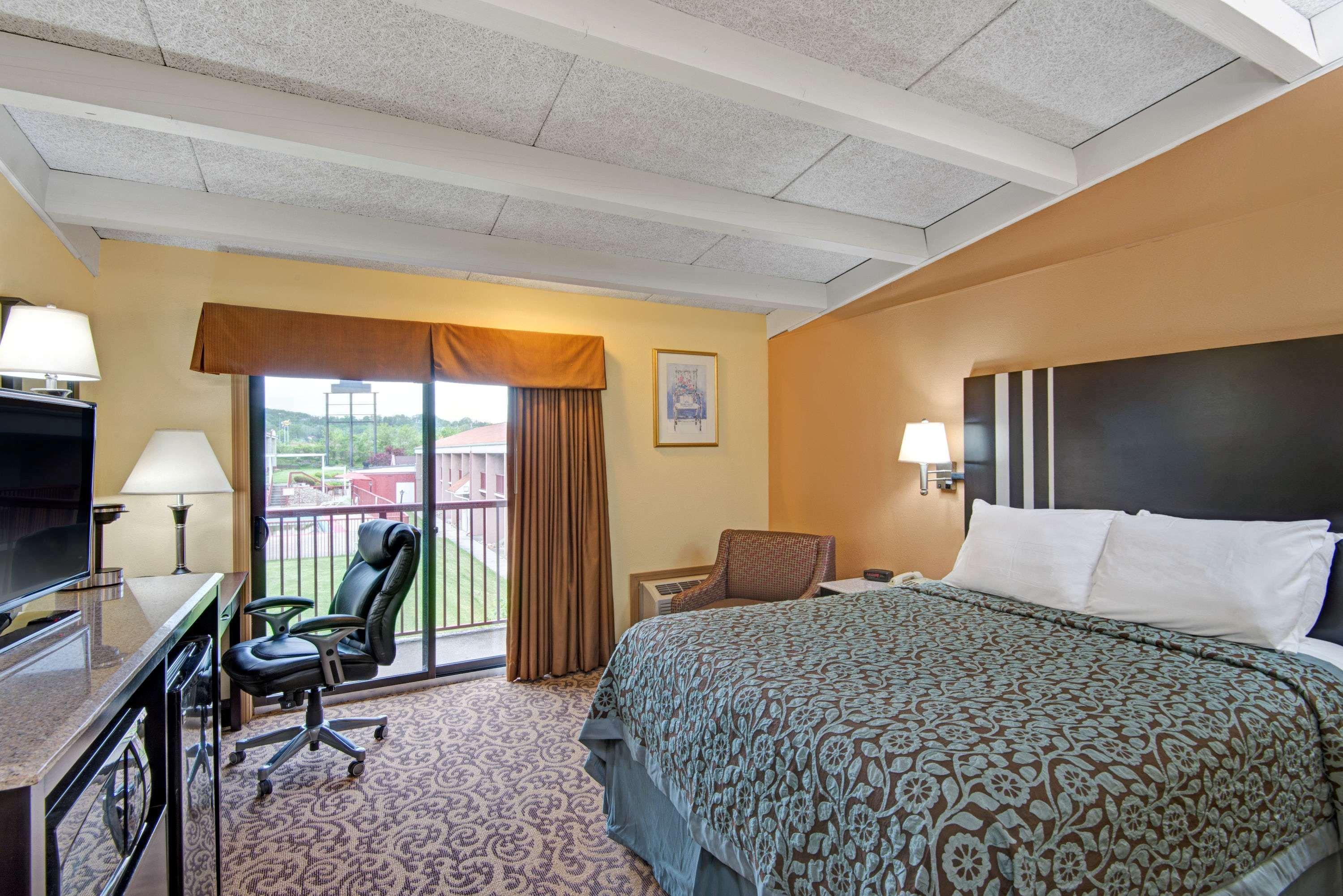 Days Inn by Wyndham Washington Pennsylvania 3/16