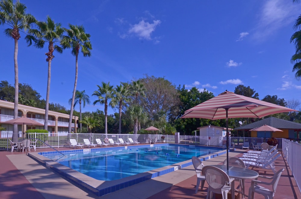ISLAND HOTEL of Space Coast 3/46