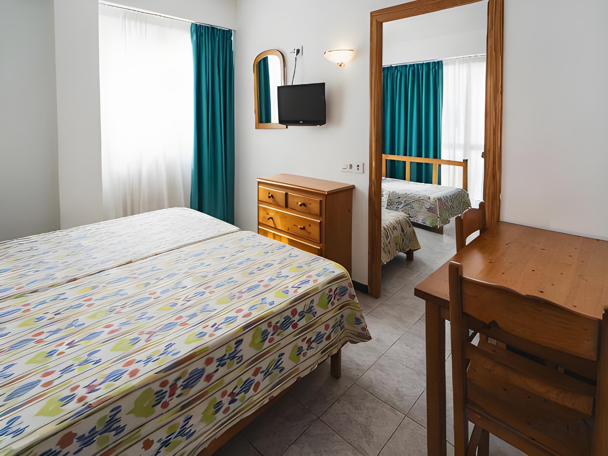 Family, 1 Queen and 1 Single Bed, Terrace