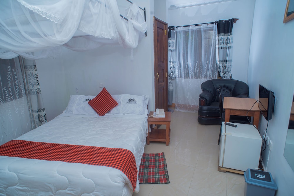 Arusha Giraffe Lodge 19/50