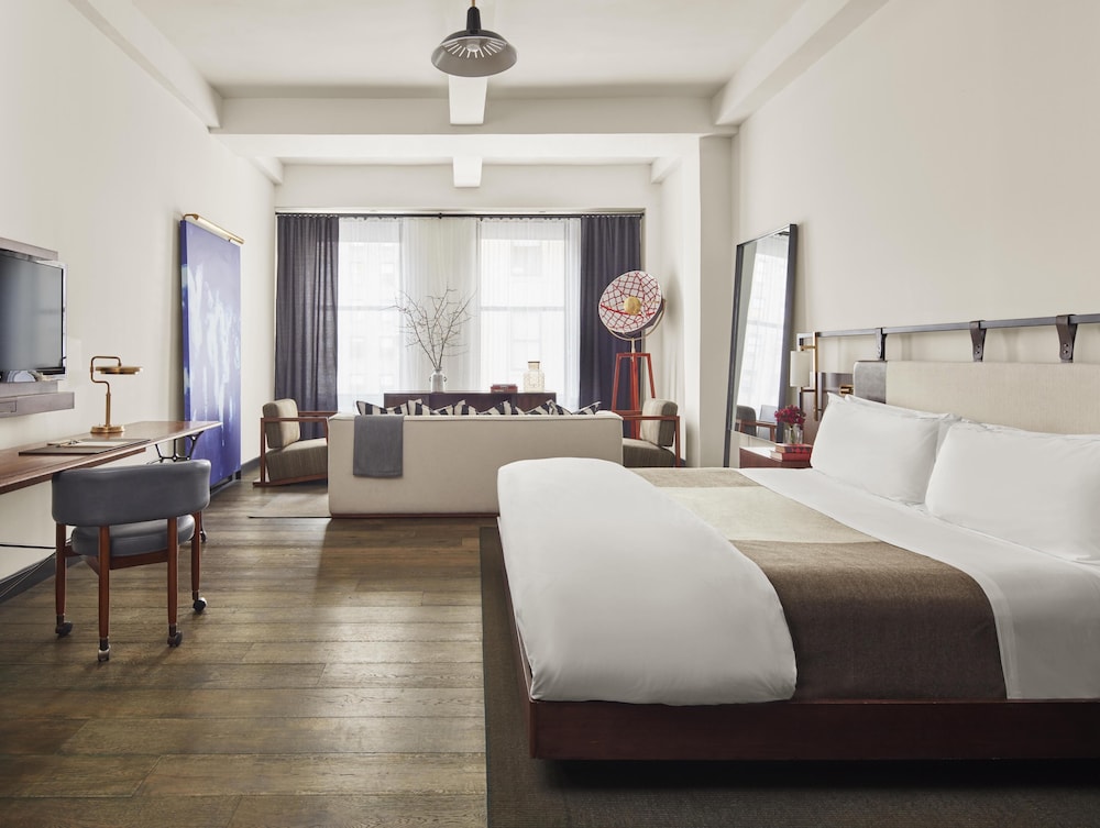 Refinery Hotel 30/48
