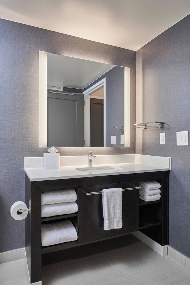 Residence Inn by Marriott Madison 40/43