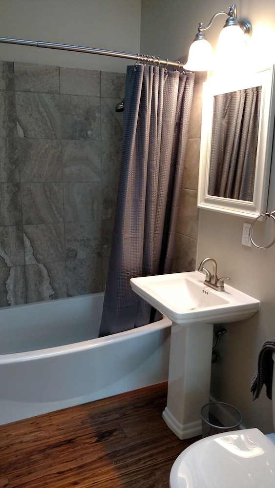 Friday Harbor Grand B&B 54/55