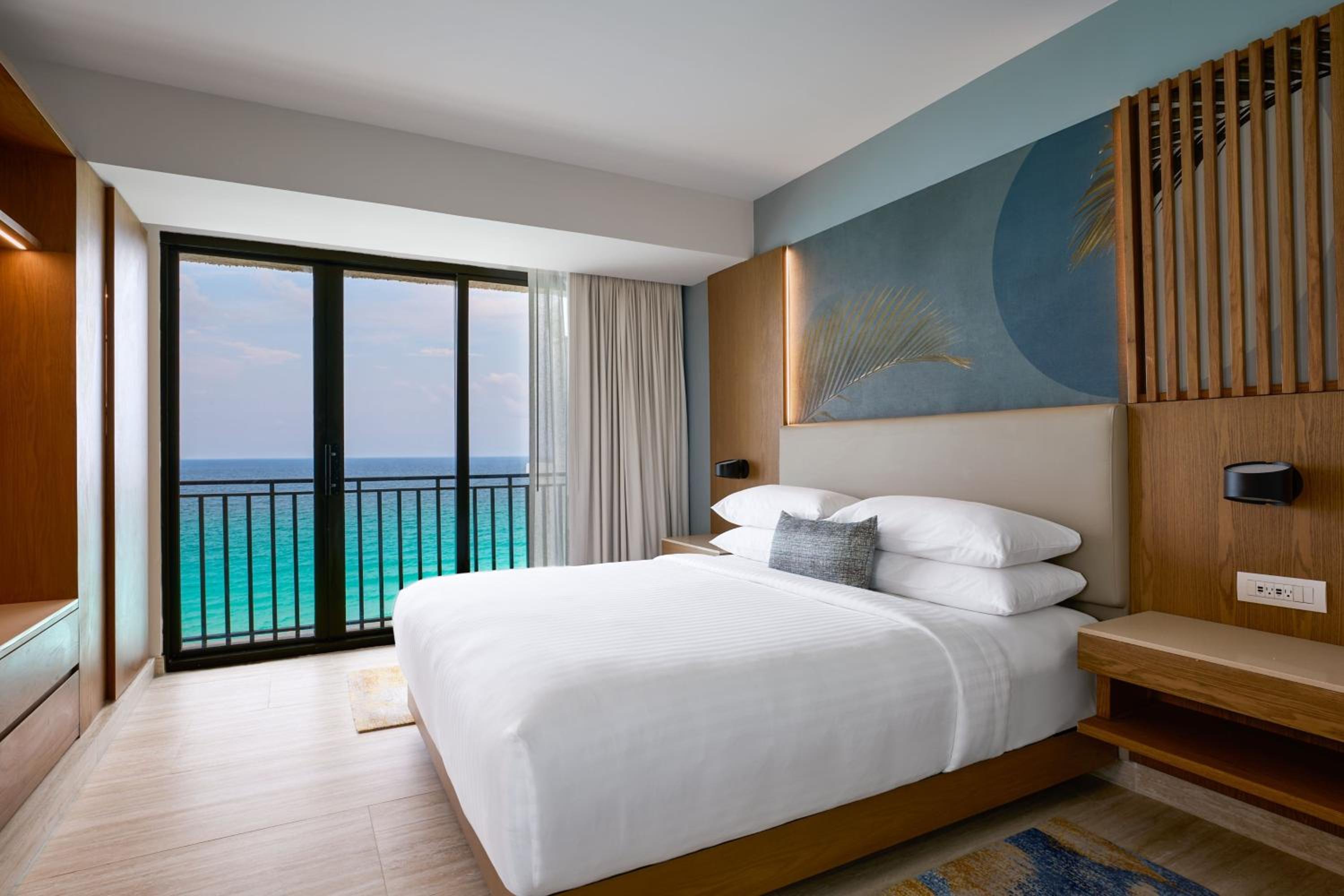 Room at Marriott Cancun Resort All Inclusive, CANCUN