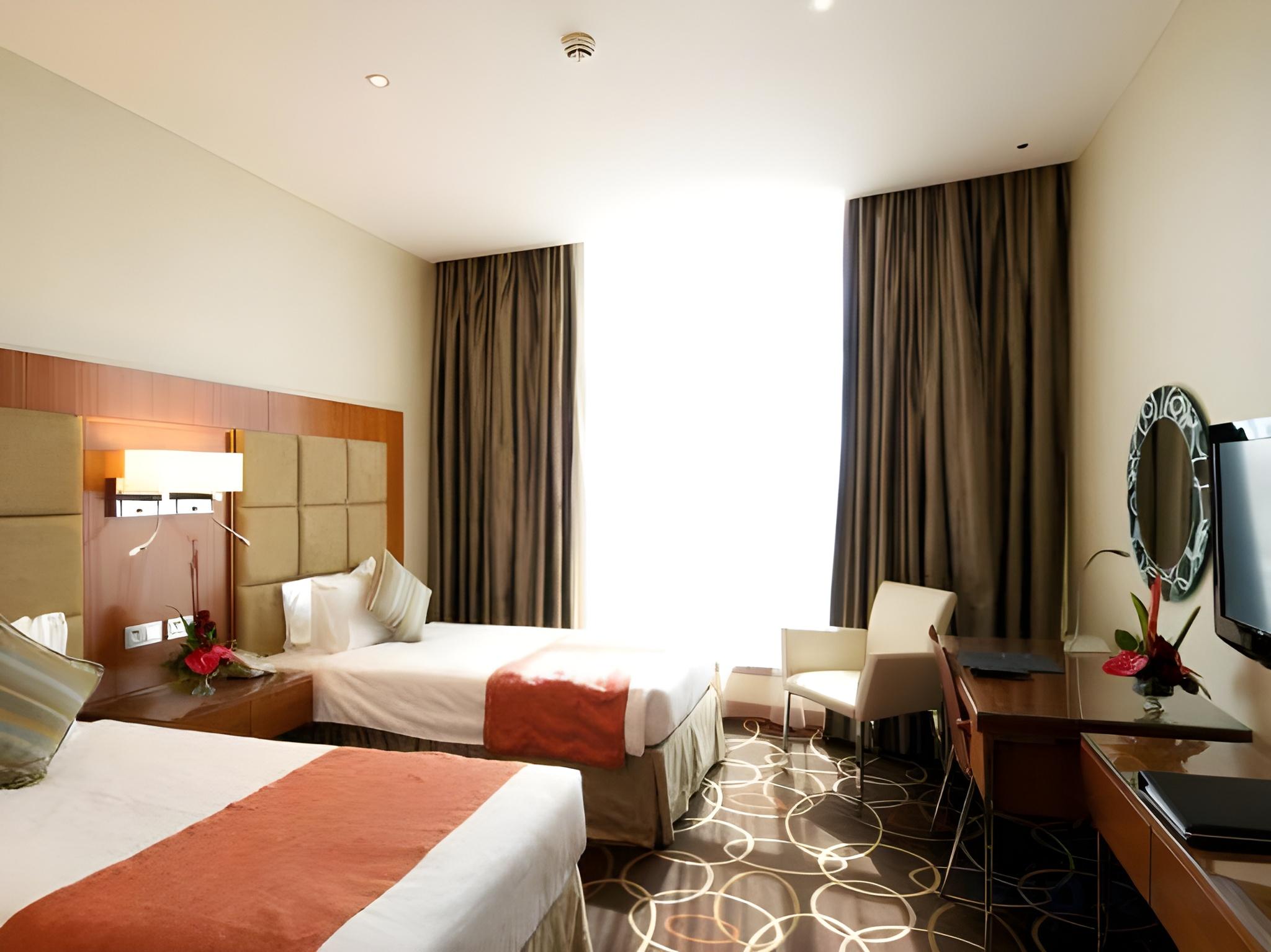 DELUXE ROOM