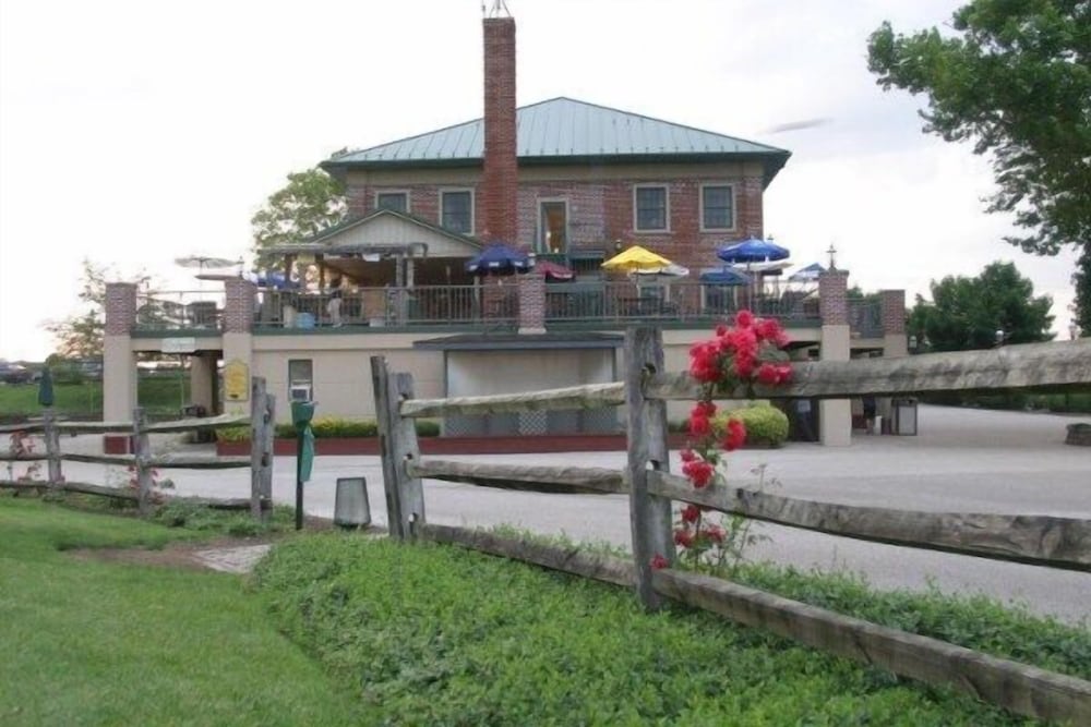 Guest Quarters at The Bridges Golf Club 29/58