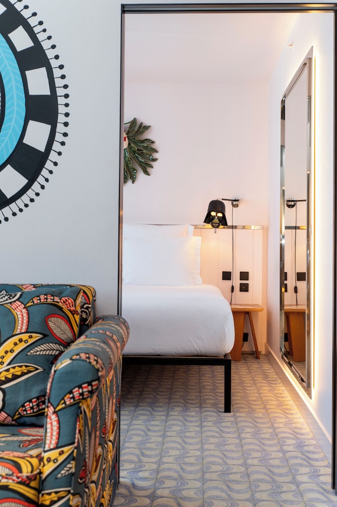 Large Mama, King Bed، Mama Shelter Lisboa 2/5