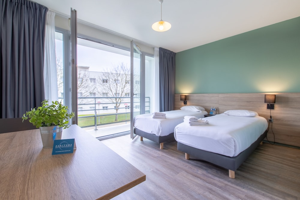 UPGRADE, TWIN BEDS