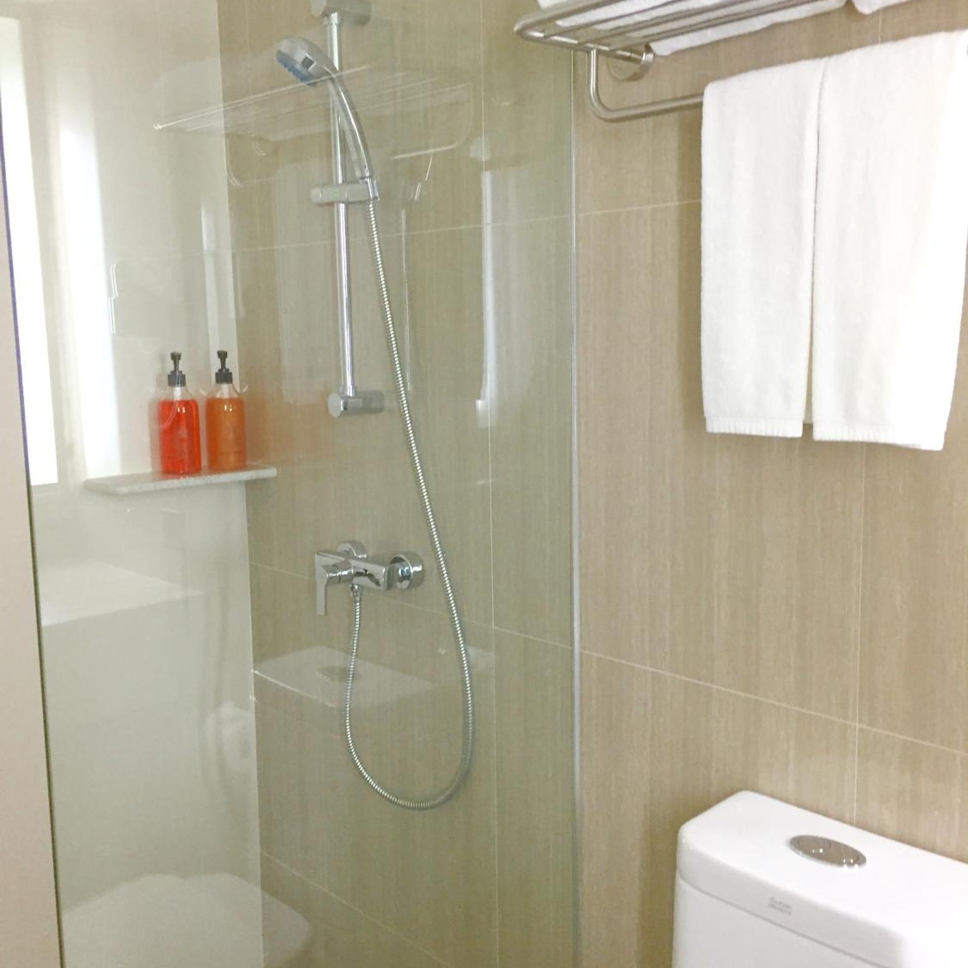 غرفة سوبيريور ثلاثية، Indra Regent Hotel 9/9