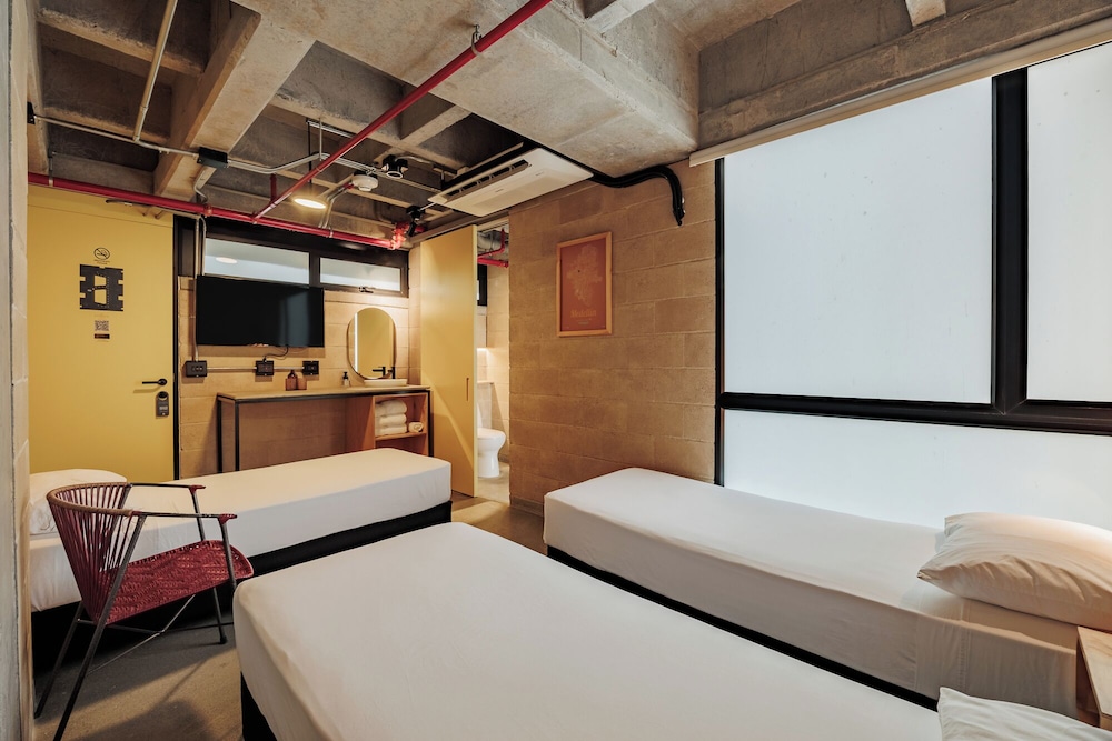 ROOM, TRIPLE