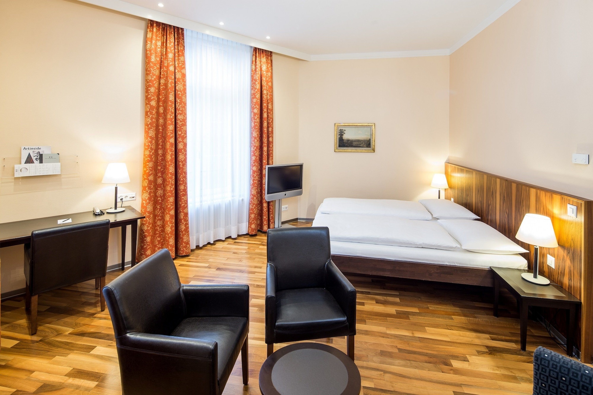 غرفة سوبيريور بسريرين منفصلين، Hotel Schweizerhof Basel 4/7
