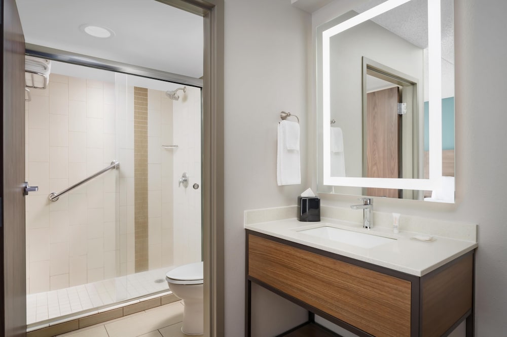 Hyatt Place Scottsdale/Old Town 64/65