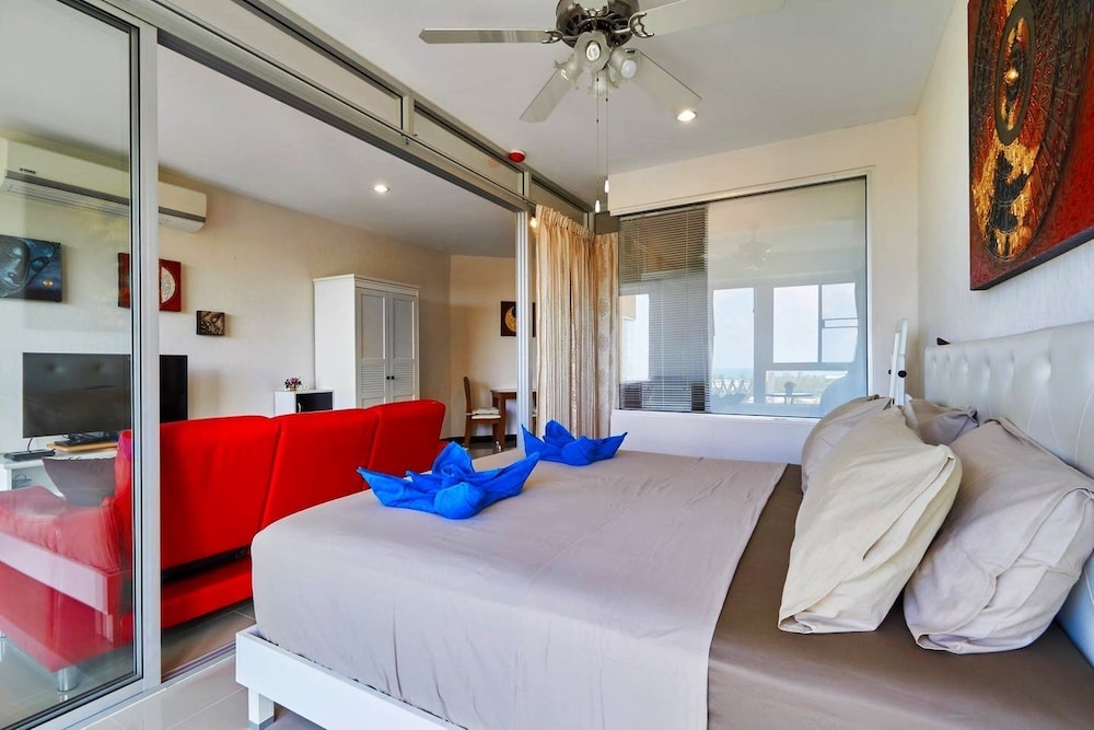 Chic Condo Karon 42/61