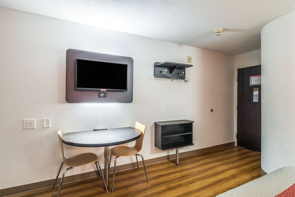 Motel6 Harvey, IL 41/47