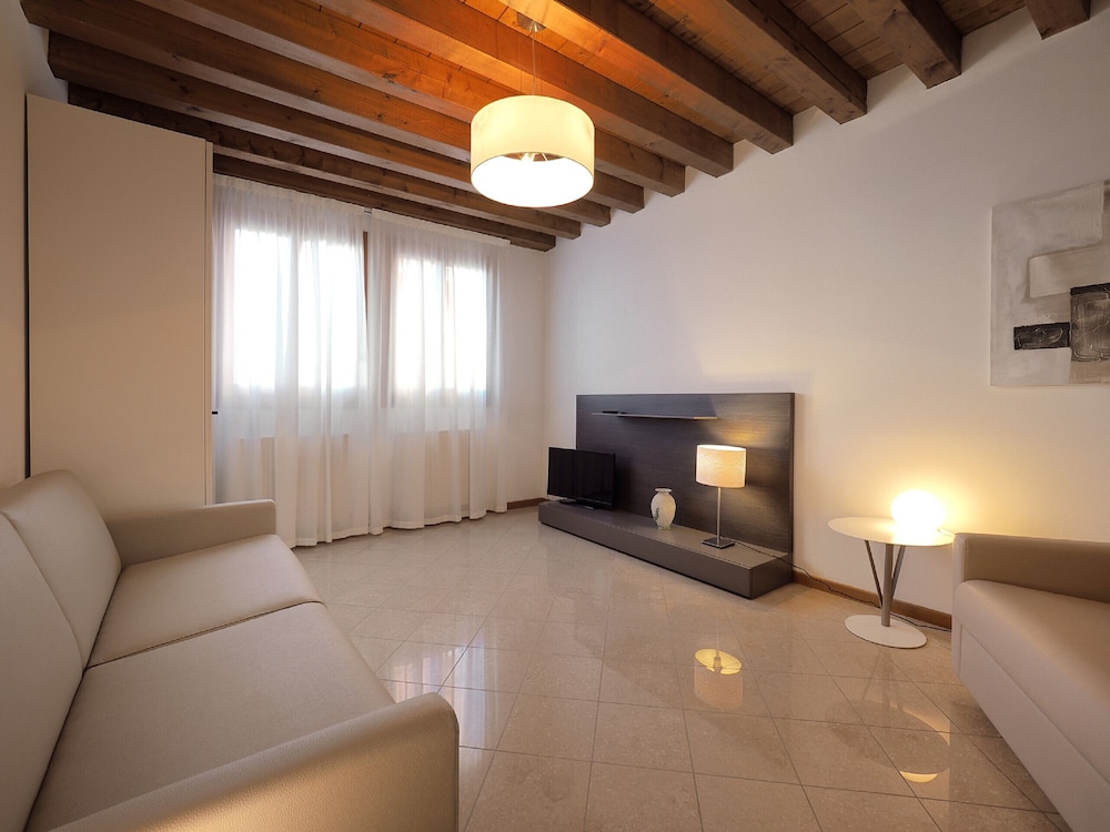 Venetian Style 1 21/38
