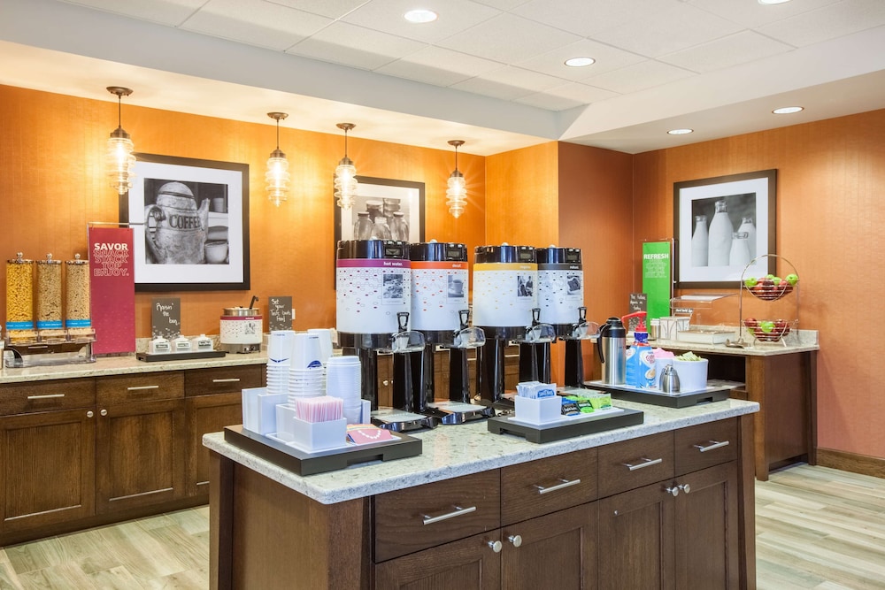 Hampton Inn & Suites Pasco/Tri-Cities 32/46