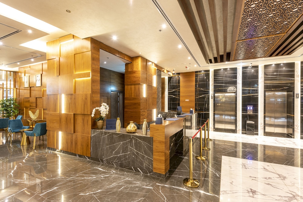 Luxe Grand Hotel Apartments 28/113