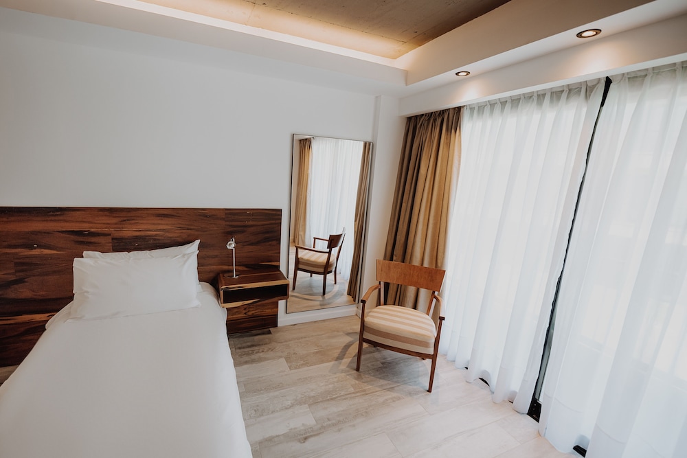 La Urumpta Hotel by AKEN Mind 24/78