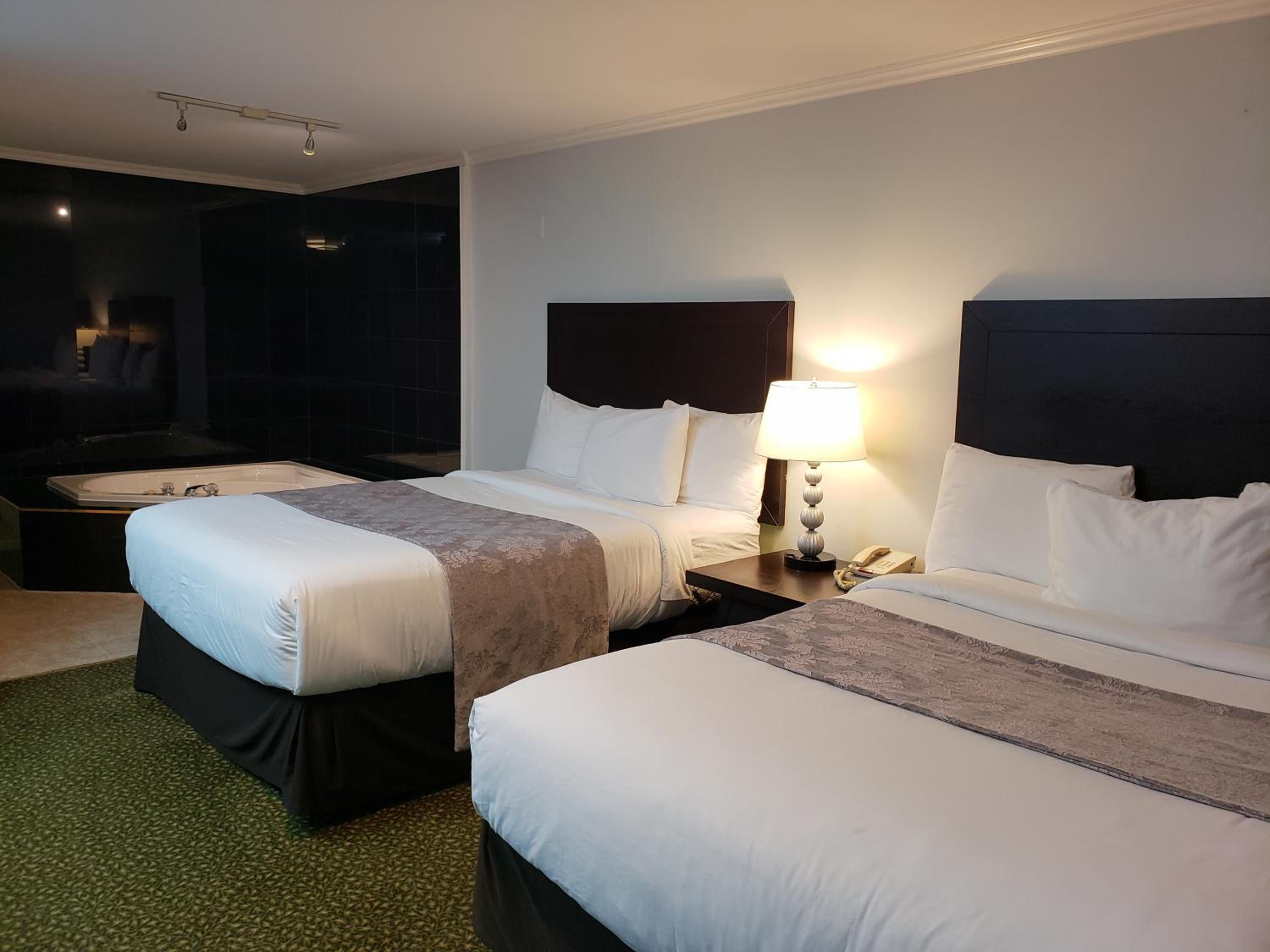 Regency Inn & Suites 10/33