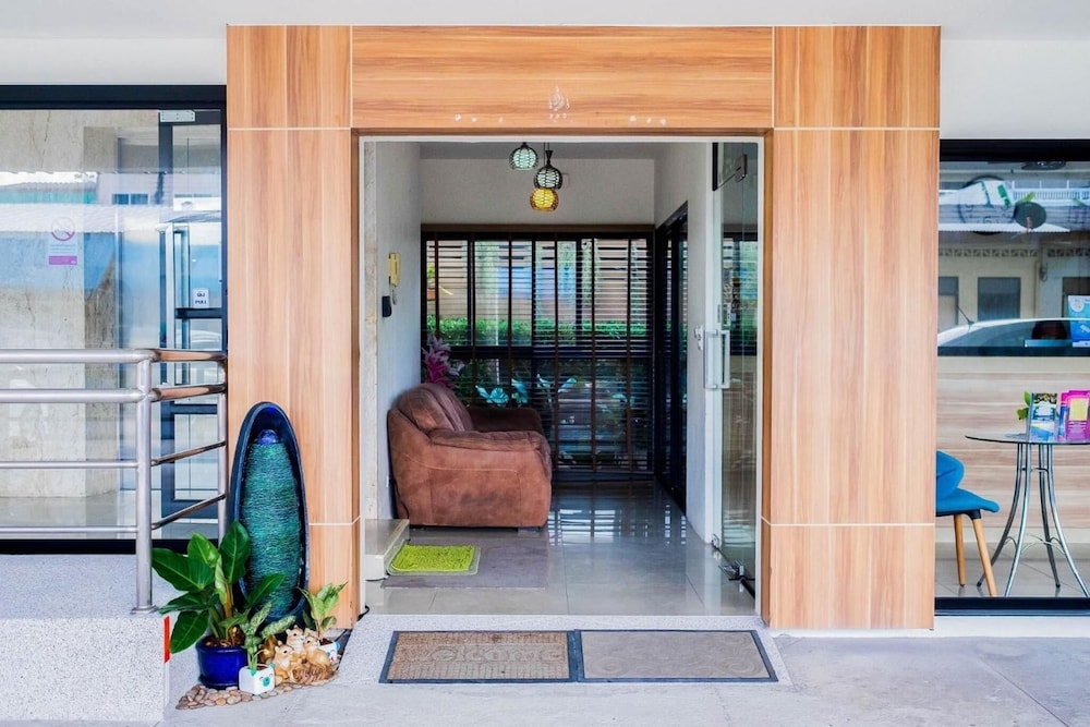 The Topaz Residence 6/40
