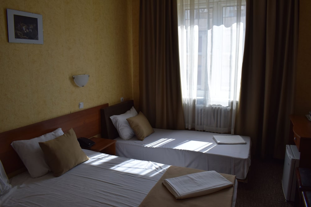 FAMILY, DOUBLE BED
