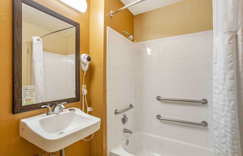 Extended Stay America - Meadowlands - East Rutherford 52/56
