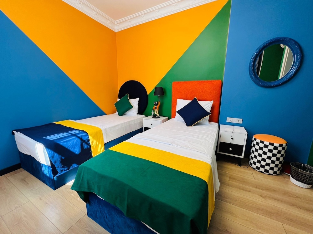 Apex Hotel 26/64