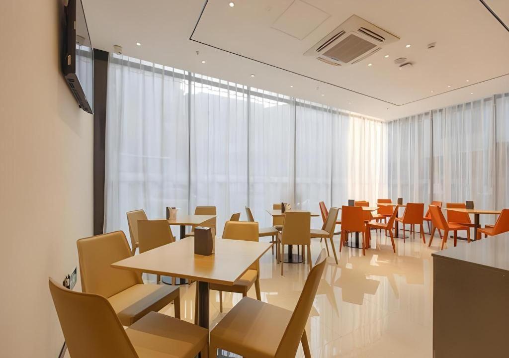 City Comfort Inn (Liuzhou YinTai Avenue Ma'anshan) 49/53