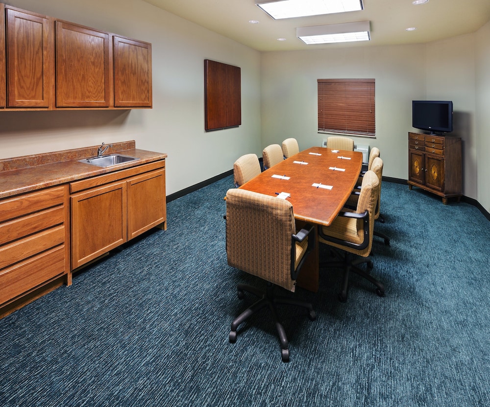 Candlewood Suites Tulsa 45/54