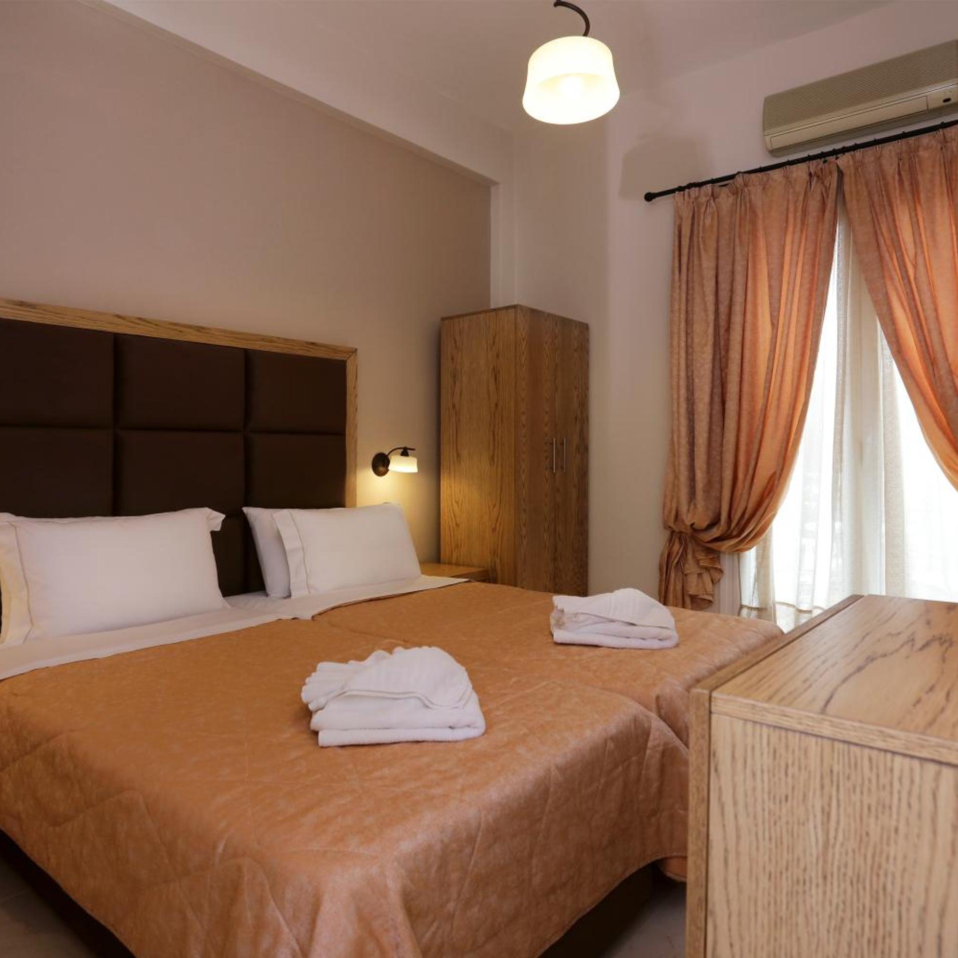 Room, Double or Twin Bed, Sea View